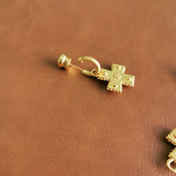 Julie Vos Canterbury Gold Hoop & Charm Earrings - Picture 3 of 4